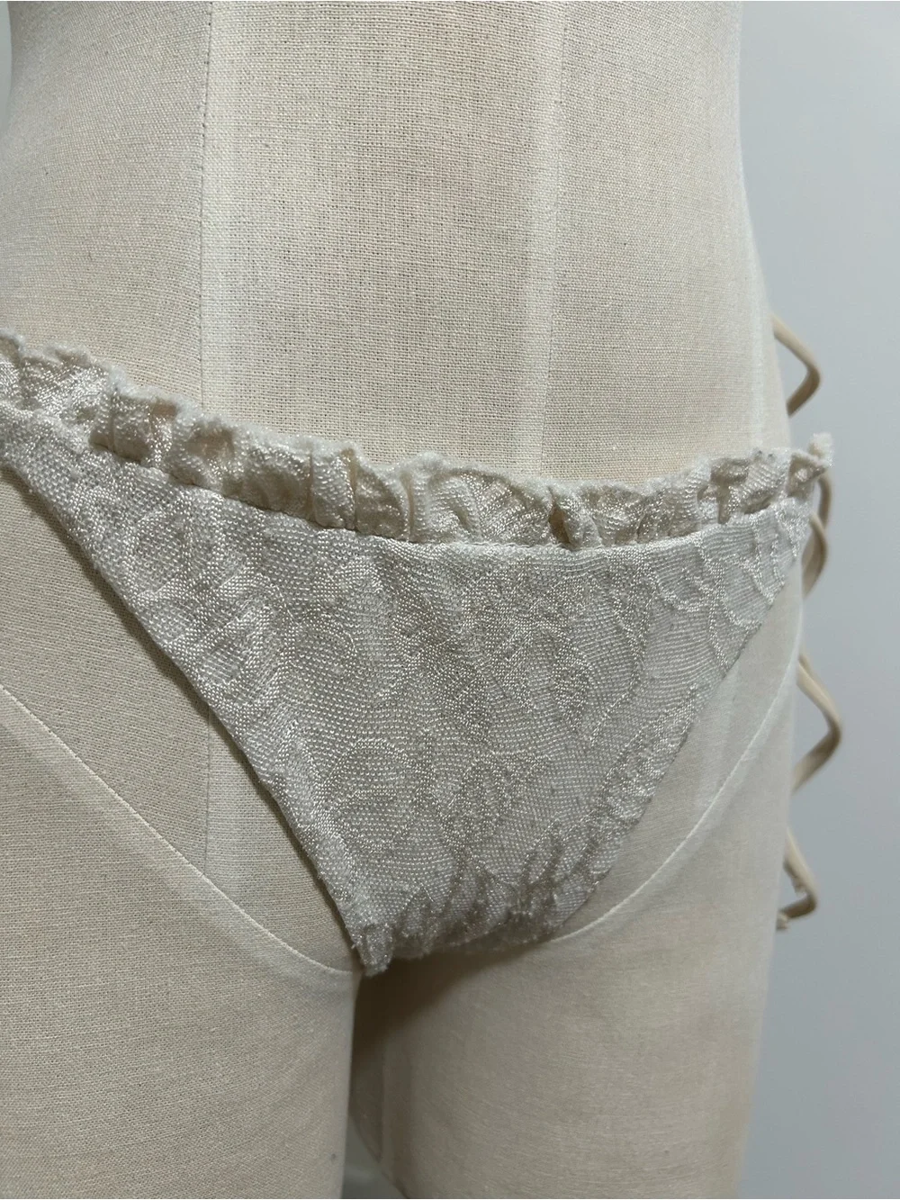 Lace Ruffle Bikini Set - Picture 3 of 7